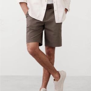 Banana Republic Men’s 9” Lived In Flat Front Shorts in Coffee - NWT